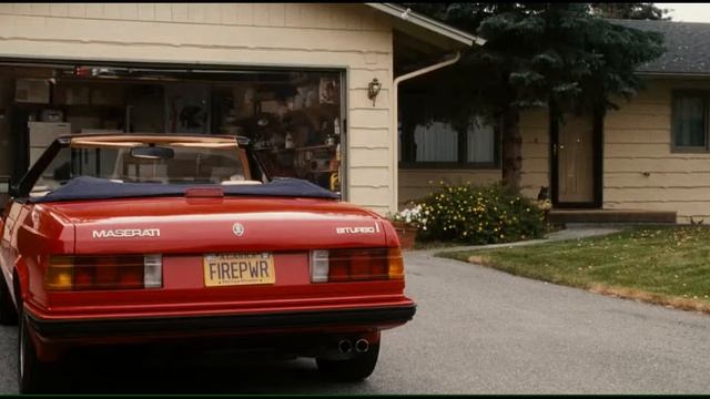 Мазерати спайдер в фильме Все любят китов, 2012 г.