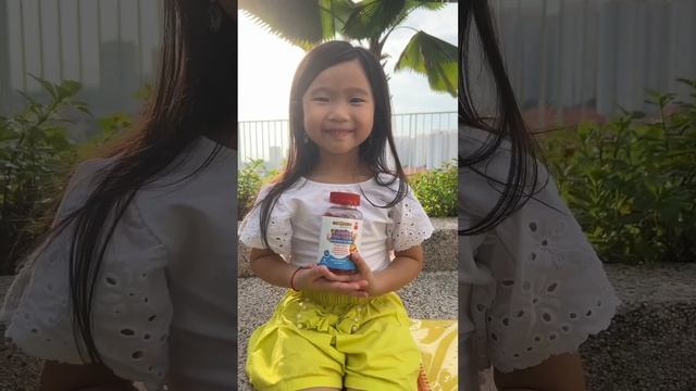 Worried That Your Child's Eyes May Be Affected By Daily Screen Time?  Buy Gumazing's Lutein Gummies