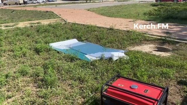 В Керчи приступили к ремонту остановочного павильона на стадионе