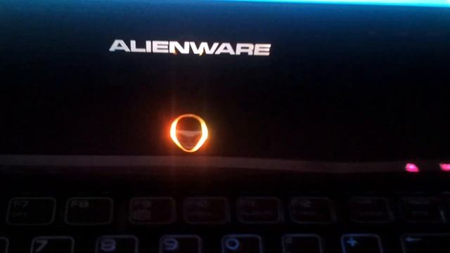 Lumières FX Sur Alienware M17x. Musique Et Tempo. Français.