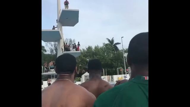 Прикол.Недокрутил Пацан.