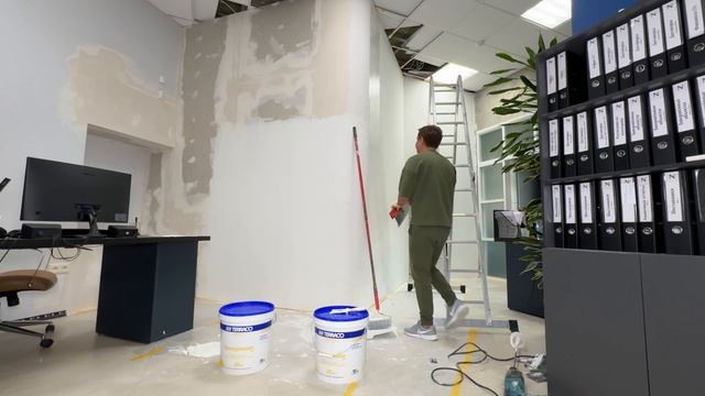 Нанесение шпатлевки валиком🛠