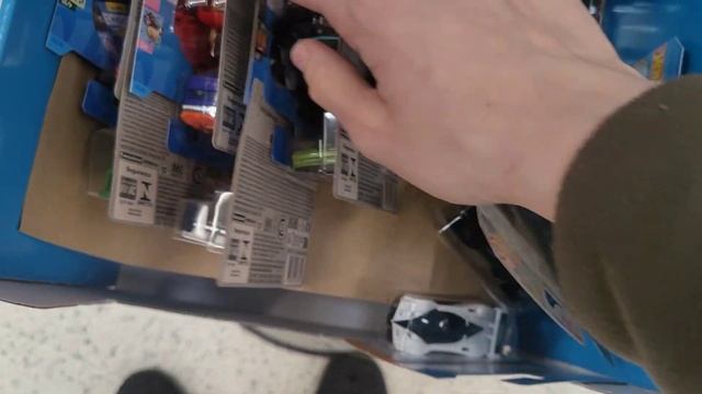 UK HOTWHEELS PEG HUNTING// 2023 D CASE AND DRAG STRIP SET FOUND