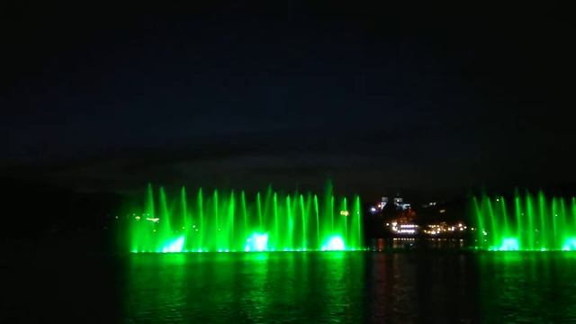 Танцующие фонтаны Абрау-Дюрсо.