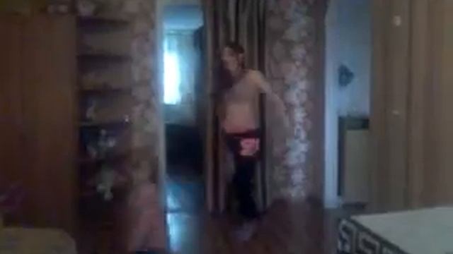 лезгинка мама с дочей))))