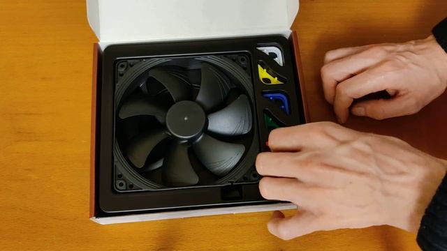 Noctua NF-A14 PWM Chromax Black Unboxing