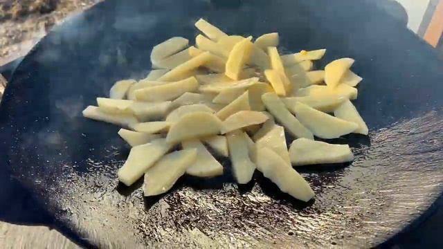 Говяжьи котлеты с овощами на садже