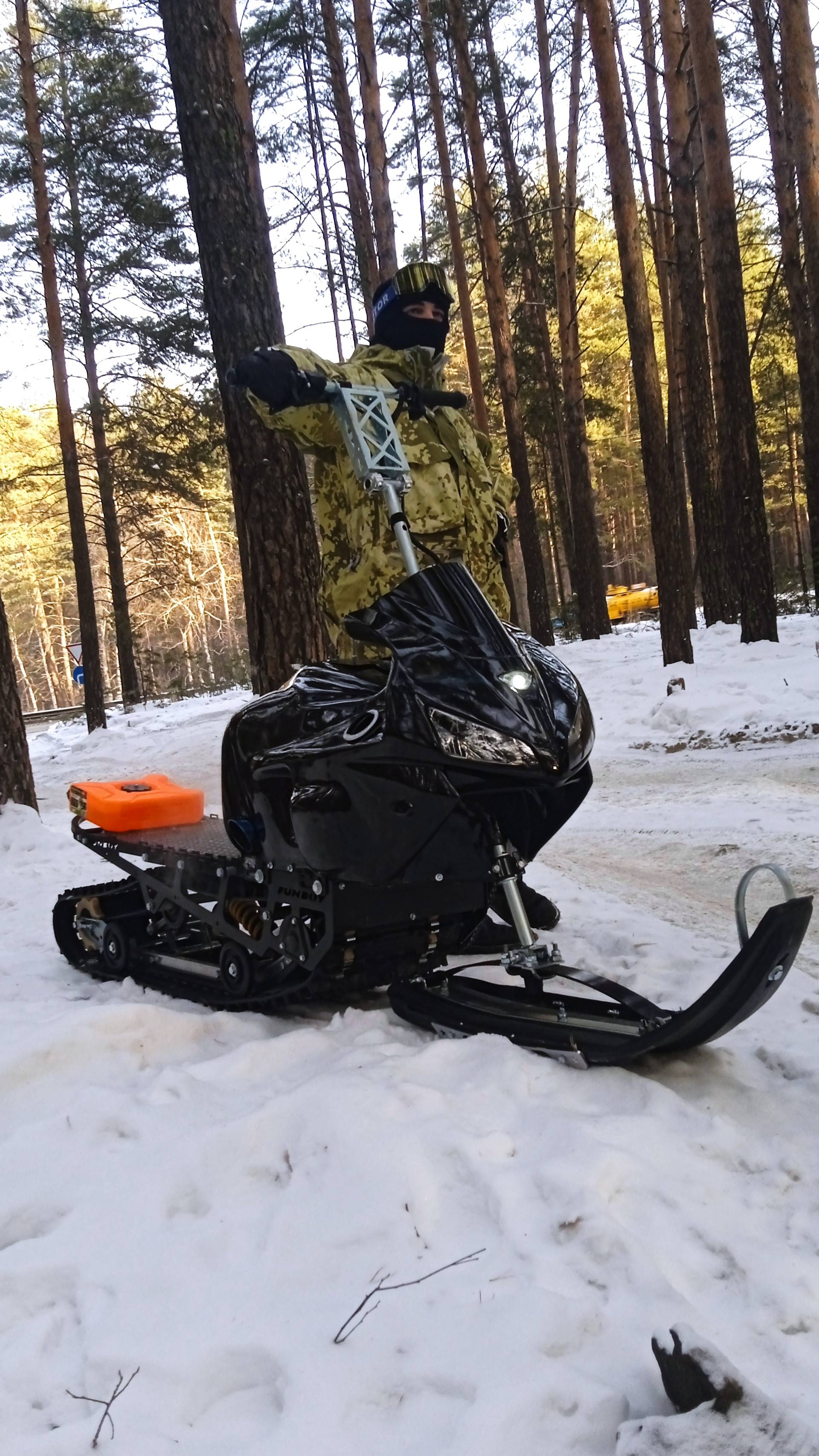 снегоход мото снегокат на снегоходной склизовой подвеске