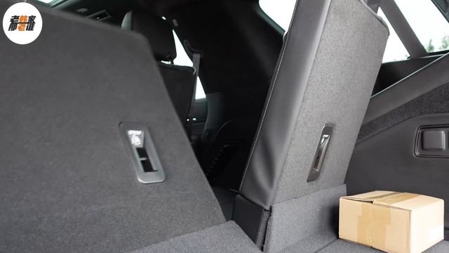 新一代Cadillac Escalade 通用家族塔尖上的全尺寸full-size SUV 在美国最有排面车之一 换代之后的凯迪拉克凯雷德有哪些惊喜 能否甩掉傻大憨的标签 跟老韩一起看看吧