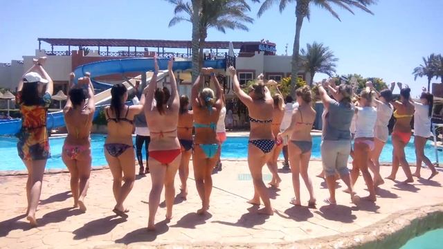 Продолжение танцев в отеле Рехана