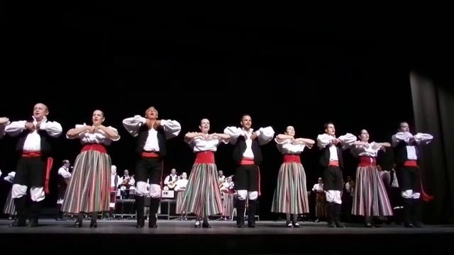 Asociación Cultural Coros Y Danzas De Ingenio XXX Festival De Bailes Regionales Aguimes 2013 2/2