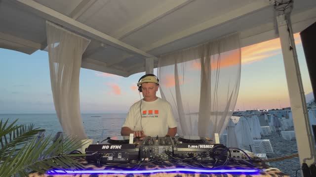 Sunset Vibe — Denis Mokin