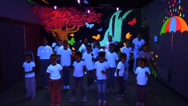 Проект НЕОНОВЫЕ Краски от Модельного агентства 