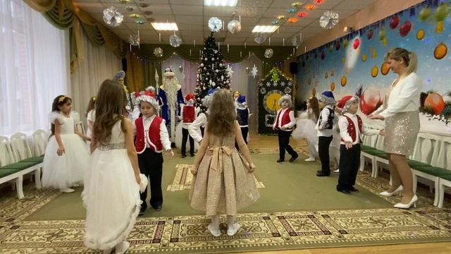 «Новогодняя полька» автор Арина Чугайкина