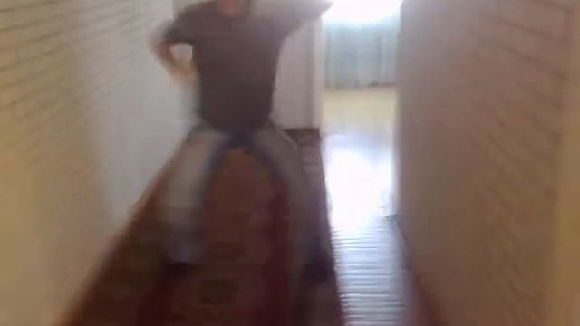 Посмотри.это весело,ты такого не видел ,