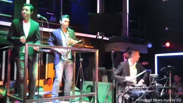 Manhunt Singapore 2017 Finalists (Unofficial) - Band Performance