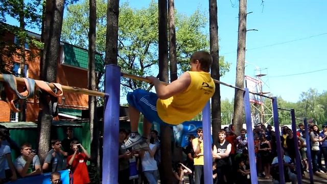 Олег Гребенников Street Workout Demix 2012 открытие соревнований!