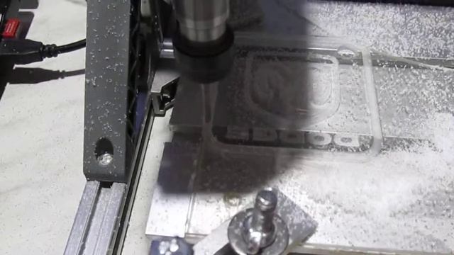 брелок из оргстекла на CNC3018