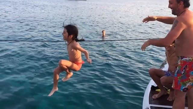 Сашка учится плавать. Адриатика '2015