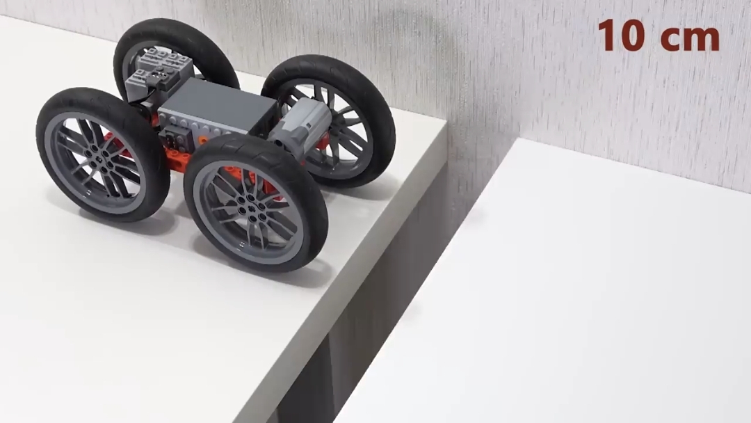 Делаем так, чтобы машина из Лего ПЕРЕПРАВЛЯЛАСЬ через разрывы.