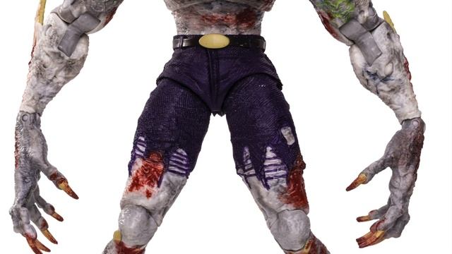 DC McFarlane TItan Joker Mega Fig Unboxing