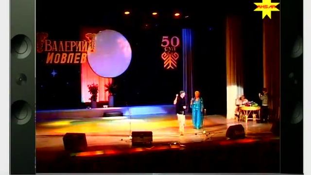 Немец Ян Шредер поет чувашский хит