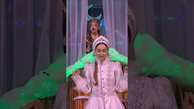 Новогодние танцы!
Только 13 января в 11:00 
театрализованное представление 