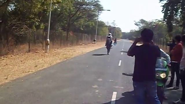 Stoppie On Honda Cbr250r 2011 (stunts)