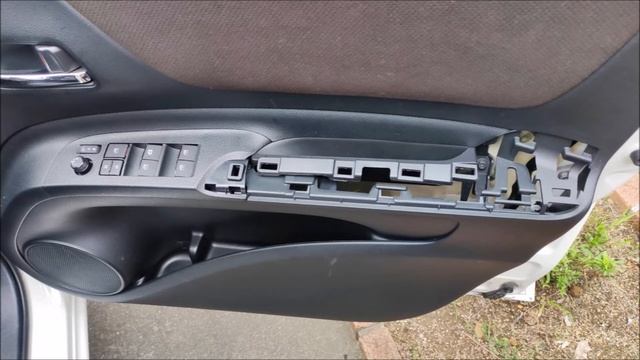 シエンタ フロントアームレストAssy一式右側(BLUEブラック)シエンタ 74210-52030-c1 トヨタ純正