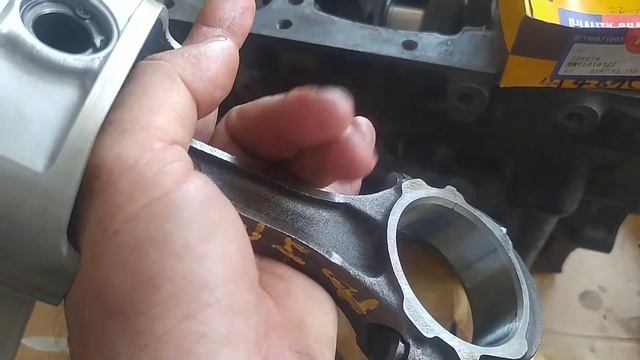 Cómo Va Instalada La Biela En El Pistón De Un Motor Toyota 22R