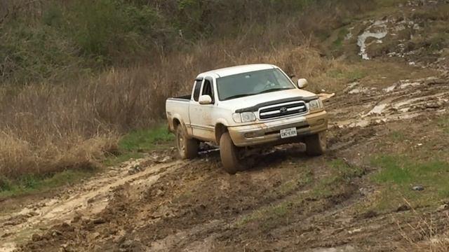 2001 Tundra 4x4 Mudding -16