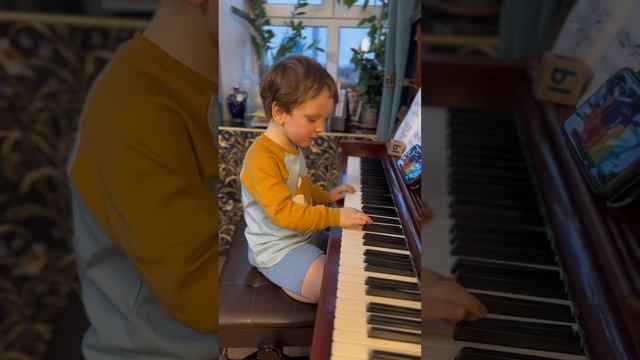 Подобрал аккомпанемент к детской песенке