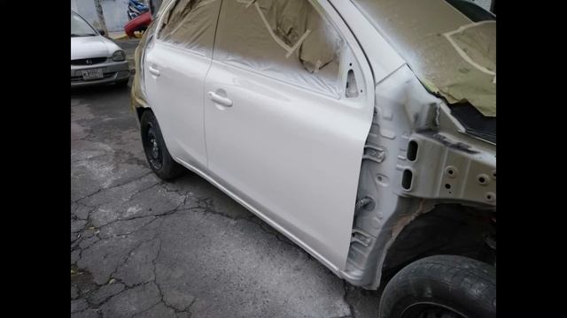 DAÑO FRONTAL NISSAN MARCH / CHOQUE FUERTE / ESTÉTICA AUTOMOTRIZ TALISMÁN