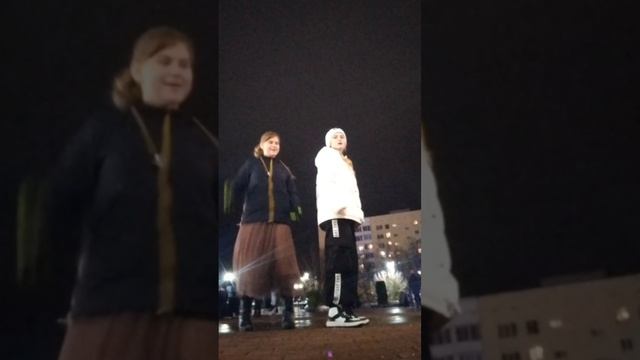 танец 💥💥💥💥😘😎 
Она повторила😱💥💥