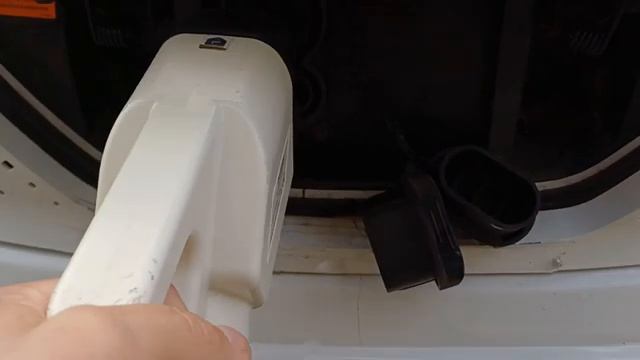 зарядка на Punkt-E электроавтомобиля EVOLUTE I-PRO