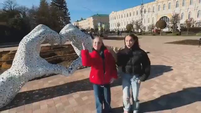 Вау Вероника и Марьяна Локель- Покажи сердечко