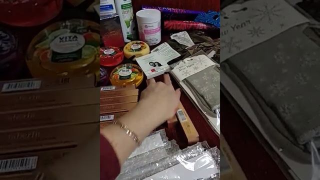 Новый заказ. Ножи, много туши, лак для Губ