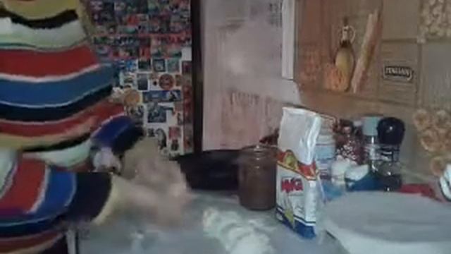 Продолжение... Пирожки из дрожжевого теста с яблочным повидлом за 15 минут!