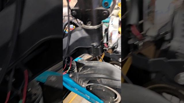 Заменили стоковую фару и звуковой сигнал на White Siberia Nerpa Pro #whitesiberia #электросамокат