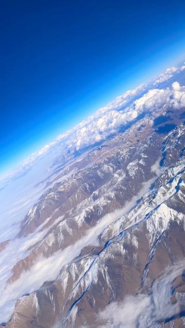 Вид на горы с самолета