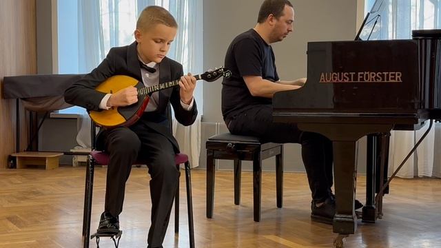 1. Г. Камалдинов «Романс» 2.	РНП обр. В. Андреева, перелож. А.Я. Александрова 