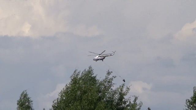 Летающая корова! Самый большой в мире! Вертолеты Ми-26Т Ми-8 Ка-32 с водосливными устройствами!