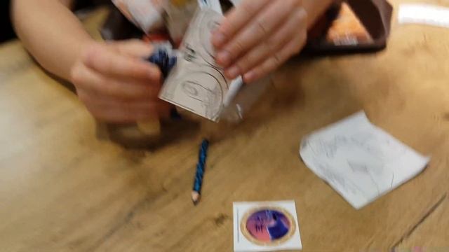 Ем чизбургер за 30 секунд и распаковую Хеппи Мил. Розыгрыш игрушки.