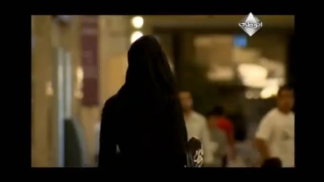 Flirt In The Mall.avi
