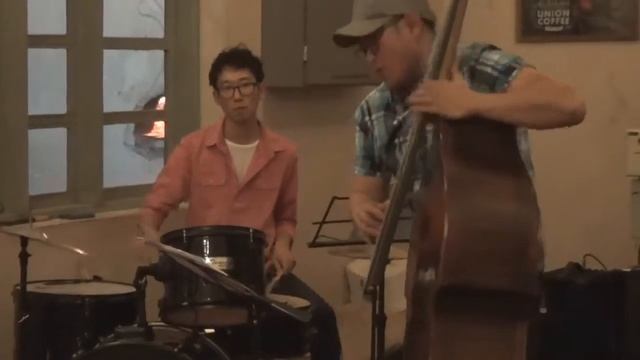 Kilibara - Fly Me To The Moon (Kilimanjaro Union Coffee)