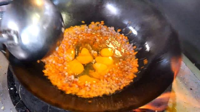 １日１２００人来店する爆裂中華。深夜２時まで営業のトンデモ中華がヤバすぎる。