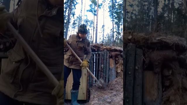 Землянка за 1 минуту #землянкавлесу #землянкасвоимируками #землянка #подземка #домиквлесу #домик