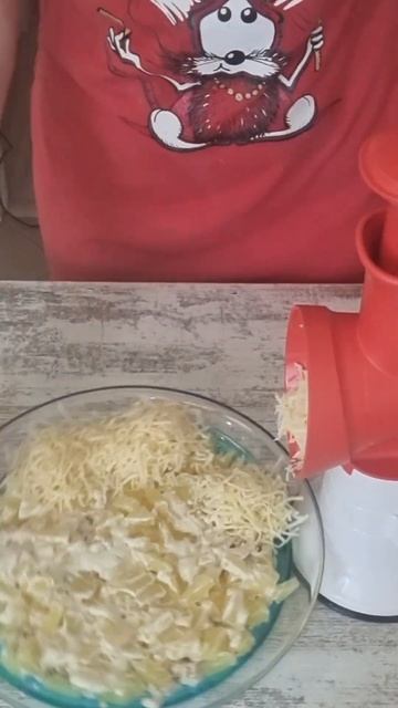 Салат с ананасами с использованием посуды от Tupperware