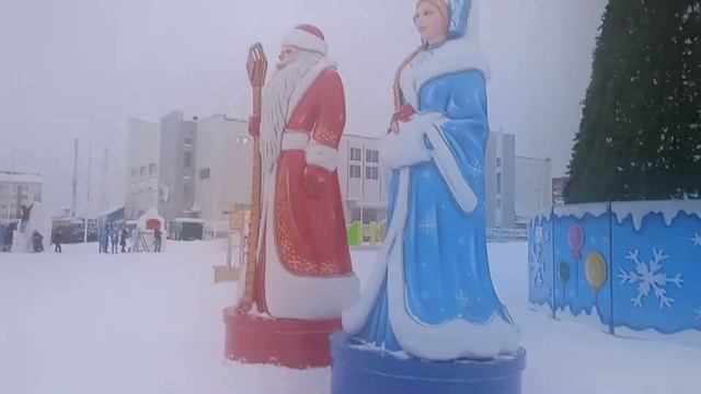 Предновогодняя суета на площади. ❄🎄🎅