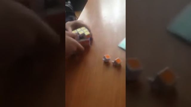 Собираем в школе разобранный на части кубик